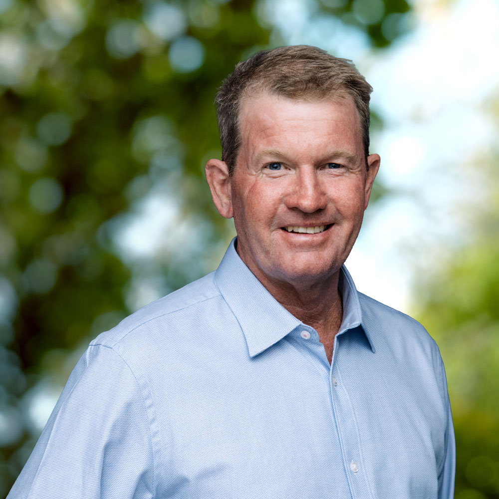 Portrait of Glen Kelly